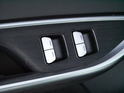 Used 2024 Lucid Air Touring image 19