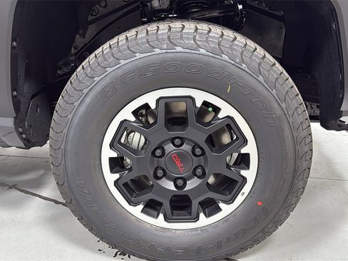 New 2025 Toyota Tacoma TRD Off-Road image 21