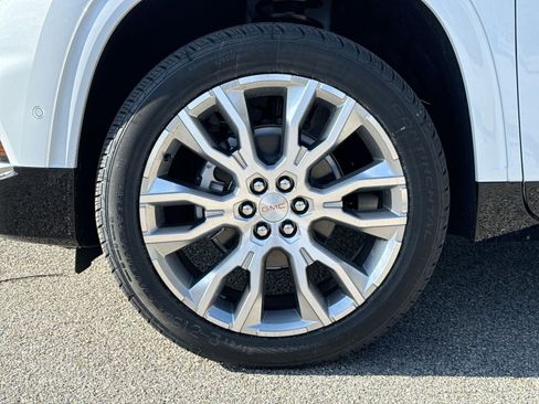 New 2026 GMC Acadia Denali w/ Super Cruise Package image 12