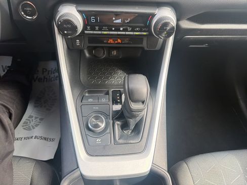 Used 2023 Toyota RAV4 XLE AWD/4WD image 33