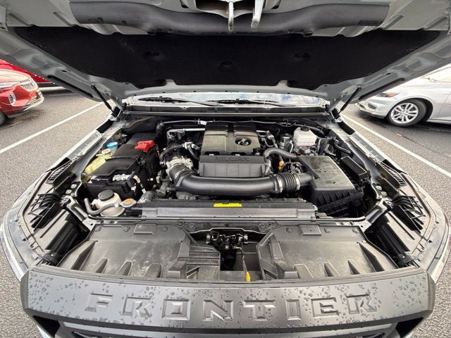 Used 2023 Nissan Frontier PRO-4X w/ Pro Convenience Package AWD/4WD image 2