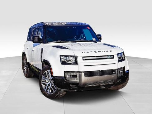 Used 2024 Land Rover Defender 110 X-Dynamic SE image 2