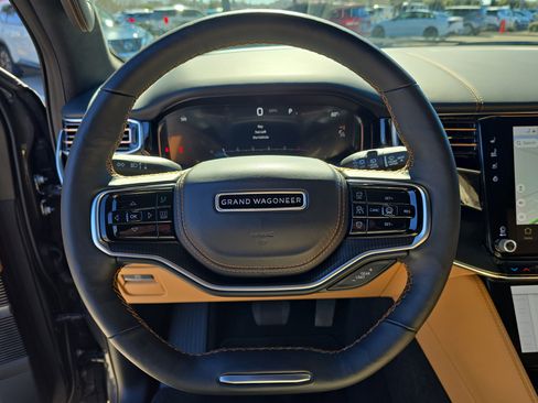 Used 2024 Jeep Grand Wagoneer Series III w/ Quick Order Packagew 28T AWD/4WD image 32