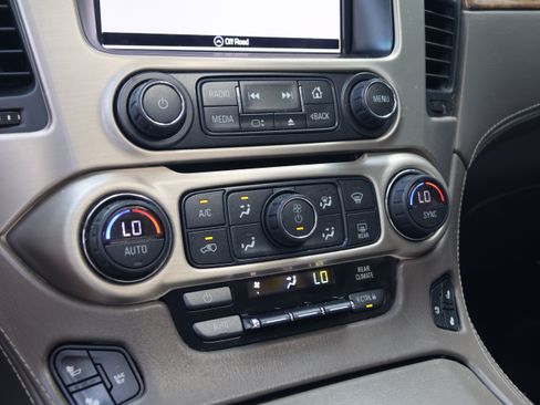 Used 2016 GMC Yukon Denali w/ Open Road Package RWD image 30