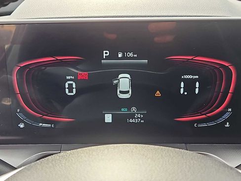 Used 2024 Kia Telluride LX AWD/4WD image 25