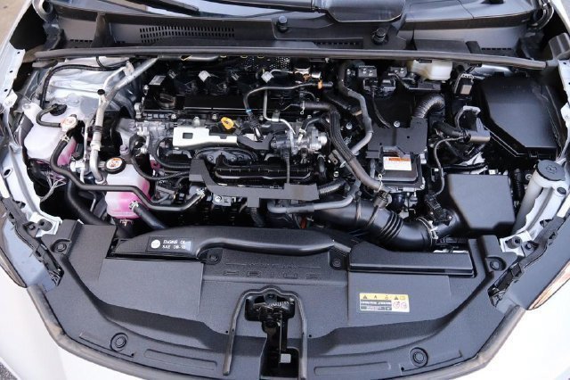 Certified 2025 Toyota Prius LE AWD/4WD image 28
