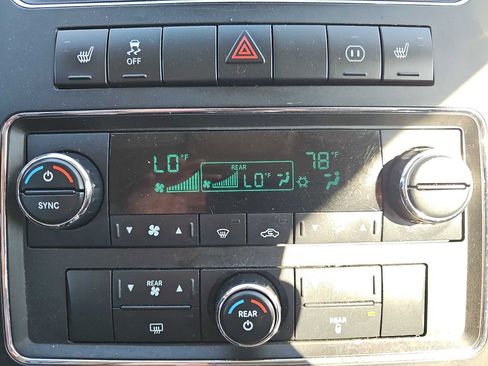 Used 2010 Dodge Journey R/T w/ Flexible Seating Group image 20