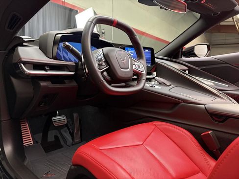 Used 2021 Chevrolet Corvette Stingray Coupe w/ Z51 Performance Package image 22