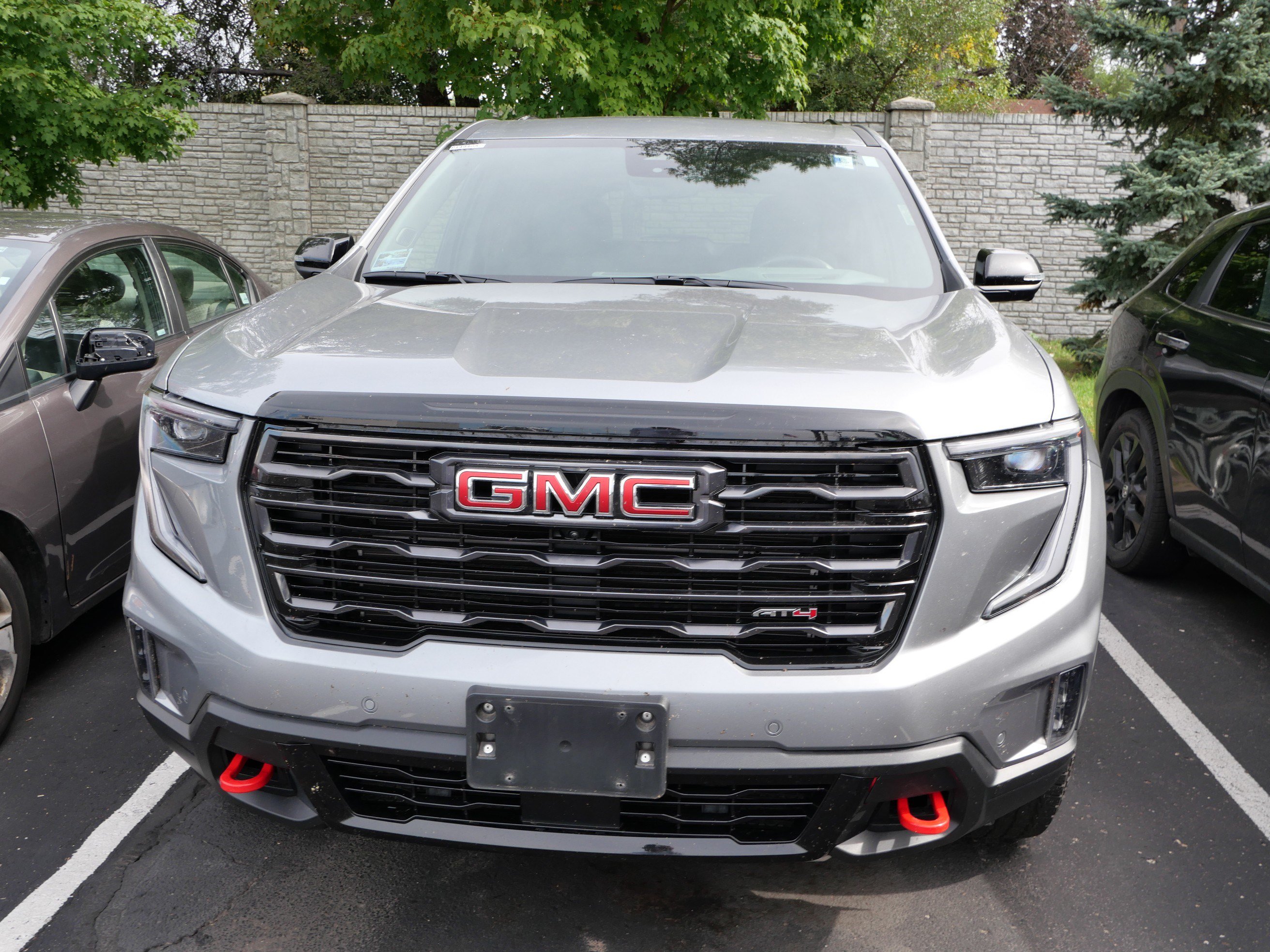 Used 2025 GMC Acadia AT4 w/ Super Cruise Package AWD/4WD image 2
