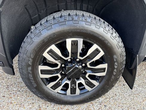 Certified 2025 GMC Sierra 2500 Denali Ultimate image 34