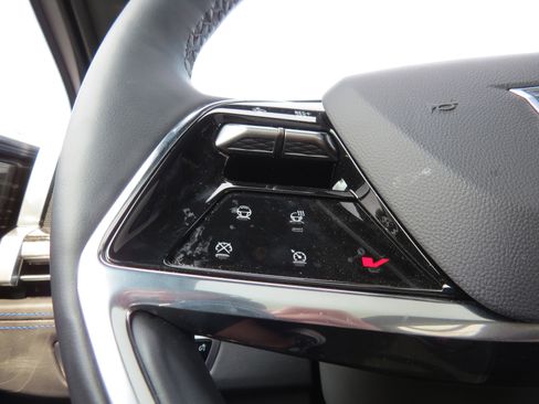 New 2025 Cadillac Escalade IQ Luxury 1 w/ Smart Trailering package image 25