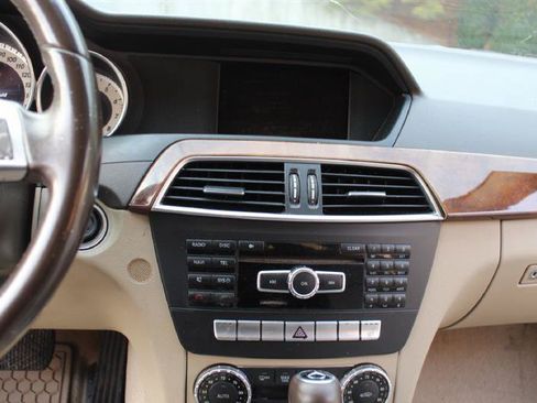 Used 2014 Mercedes-Benz C 250 Sedan image 15