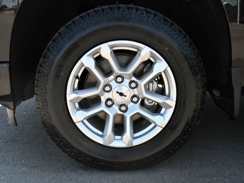 Used 2024 Chevrolet Silverado 1500 RST AWD/4WD image 12