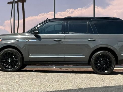 Used 2022 Lincoln Navigator Black Label AWD/4WD image 5