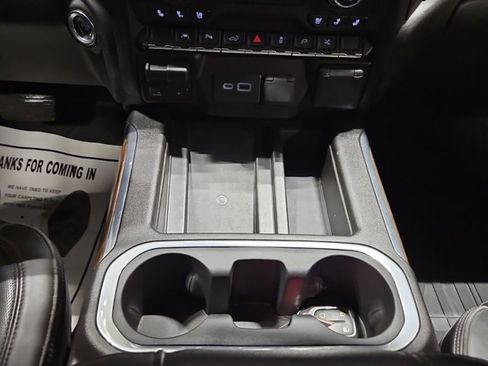 Used 2022 Chevrolet Silverado 1500 High Country image 14