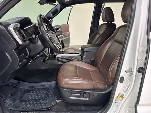 Used 2020 Toyota Tacoma Limited AWD/4WD image 16