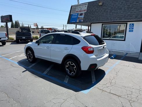 Used 2017 Subaru Crosstrek 2.0i Premium AWD/4WD image 7