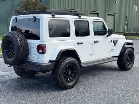 Used 2018 Jeep Wrangler Unlimited Sahara w/ Cold Weather Group AWD/4WD image 8