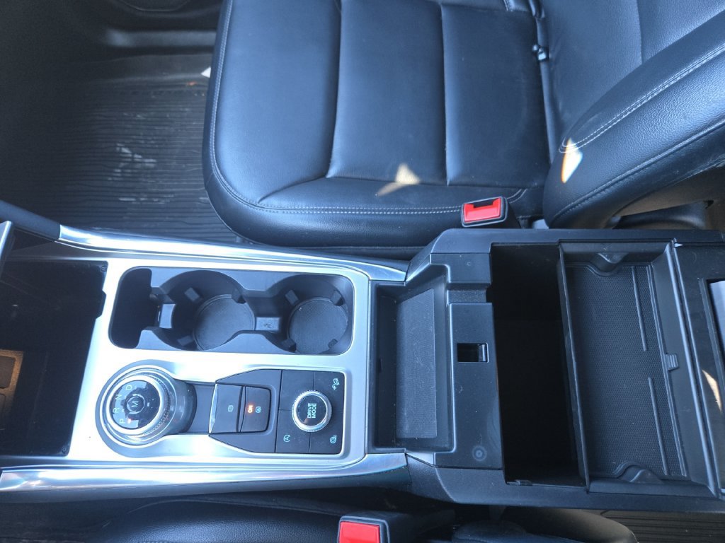Used 2020 Ford Explorer XLT w/ Equipment Group 202A AWD/4WD image 31