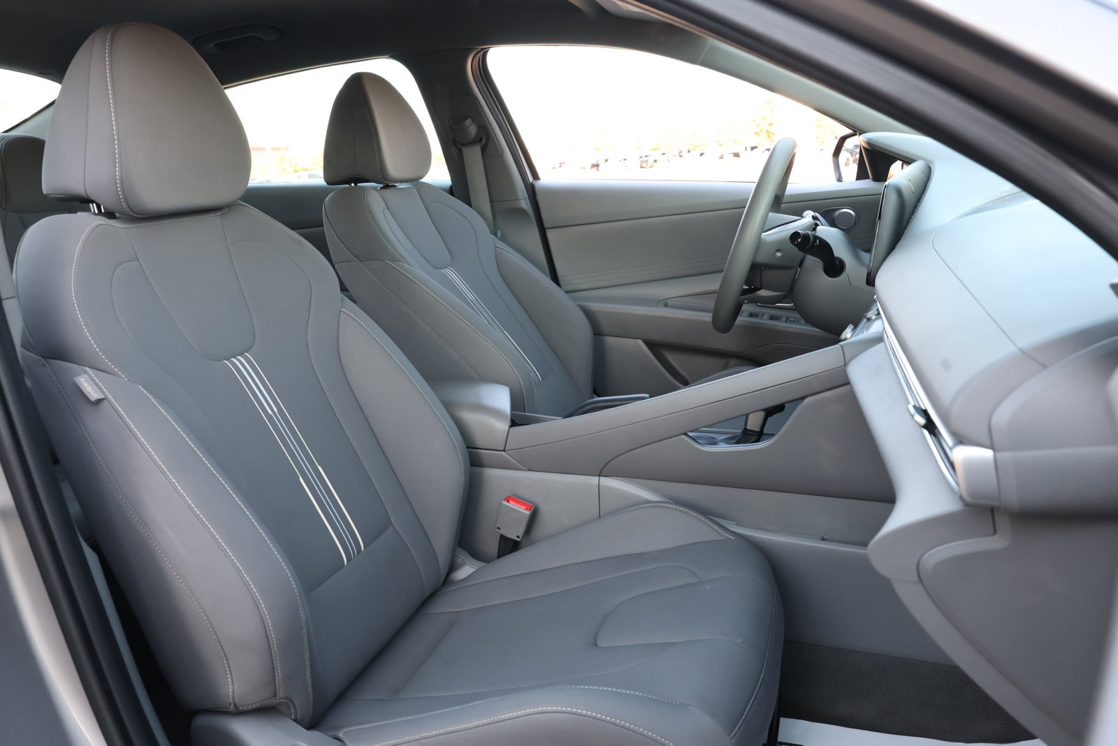 Used 2024 Hyundai Elantra SEL FWD image 29