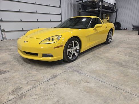 Used 2009 Chevrolet Corvette Coupe w/ Roof Package RWD image 4