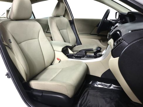 Used 2017 Honda Accord LX image 32