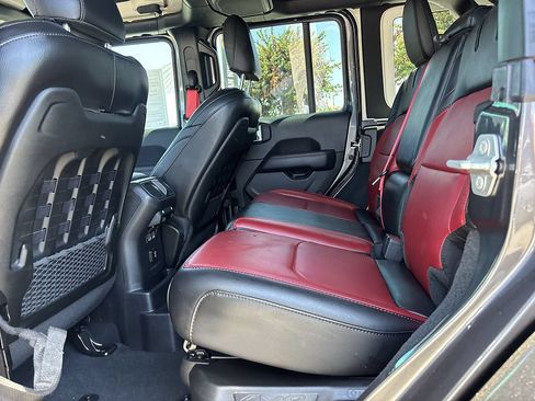 Used 2023 Jeep Wrangler Unlimited Rubicon 4xe AWD/4WD image 18