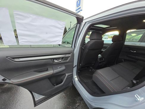 Used 2025 Honda CR-V Sport image 9