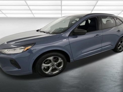 Used 2023 Ford Escape ST-Line w/ Tech Pack #1 AWD/4WD image 4