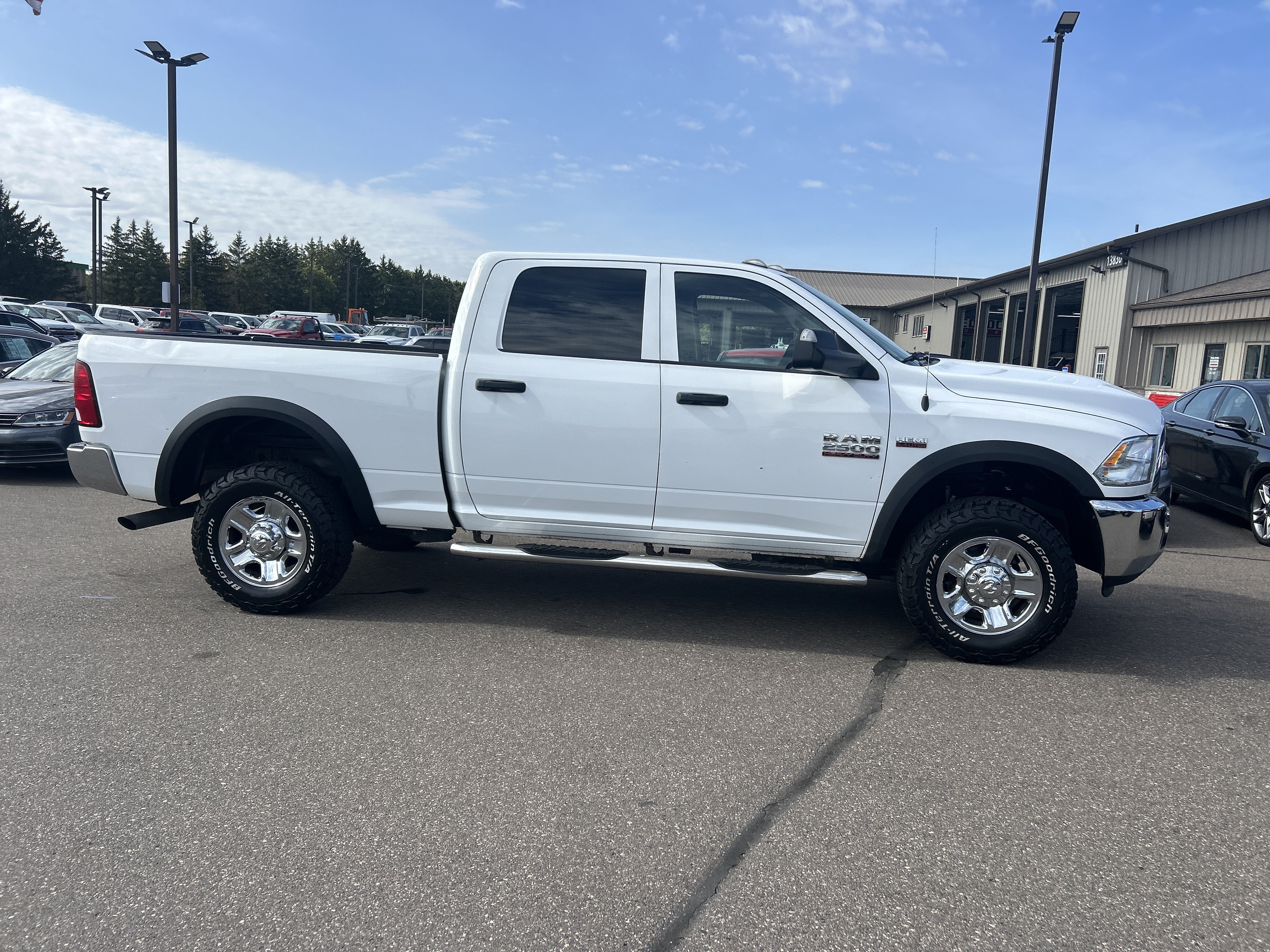 Used 2018 RAM 2500 Tradesman w/ Chrome Appearance Group AWD/4WD image 3