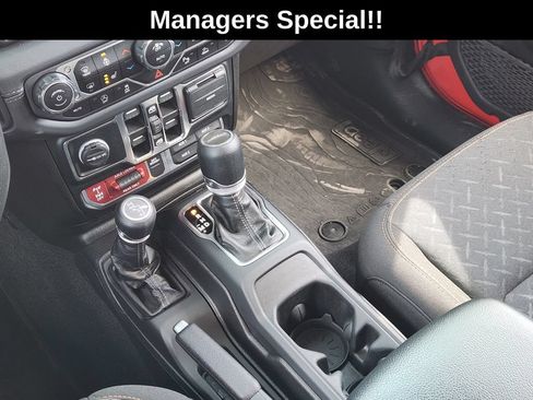 Used 2024 Jeep Gladiator Mojave w/ Safety Group AWD/4WD image 23