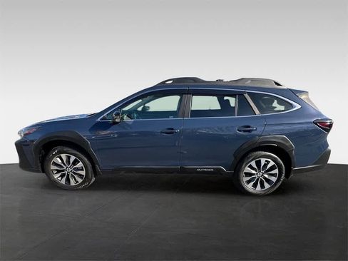Used 2023 Subaru Outback Limited image 3