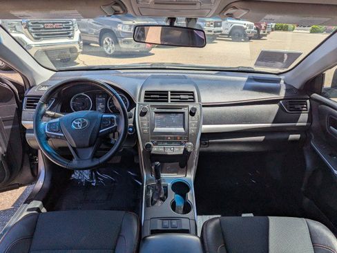 Used 2016 Toyota Camry SE FWD image 21