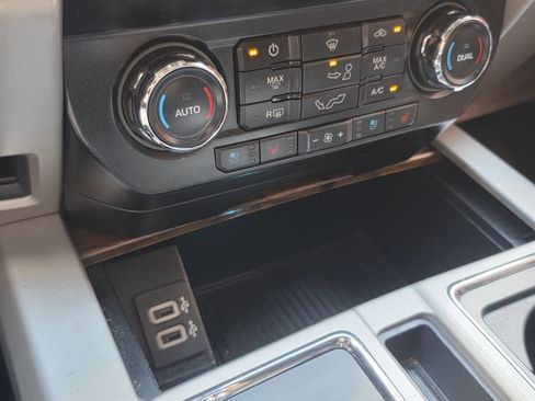 Used 2020 Ford F150 Lariat image 19