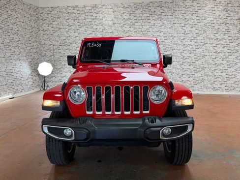 Used 2020 Jeep Gladiator Overland AWD/4WD image 2