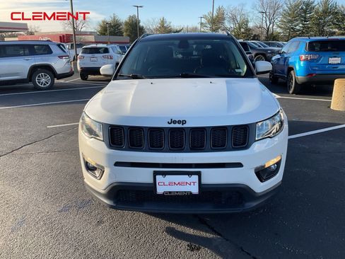 Used 2021 Jeep Compass Latitude image 3