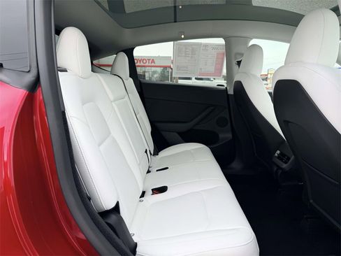 Used 2024 Tesla Model Y Long Range image 13