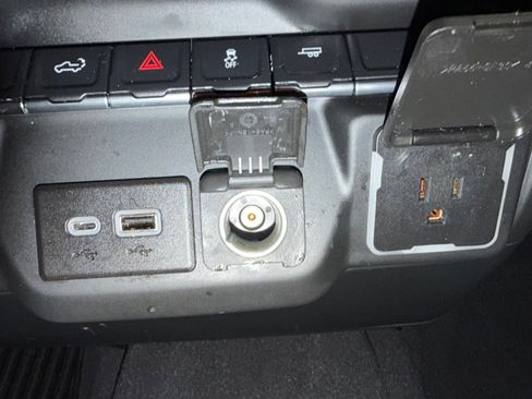 Used 2024 Chevrolet Silverado 1500 Custom image 21