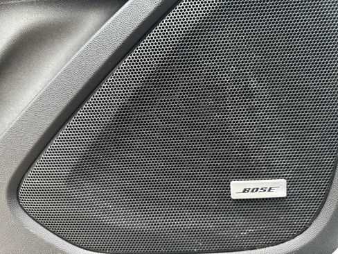 Used 2024 GMC Terrain SLT w/ Infotainment Package II image 18