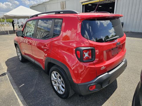 Used 2016 Jeep Renegade Latitude w/ Popular Equipment Group image 12