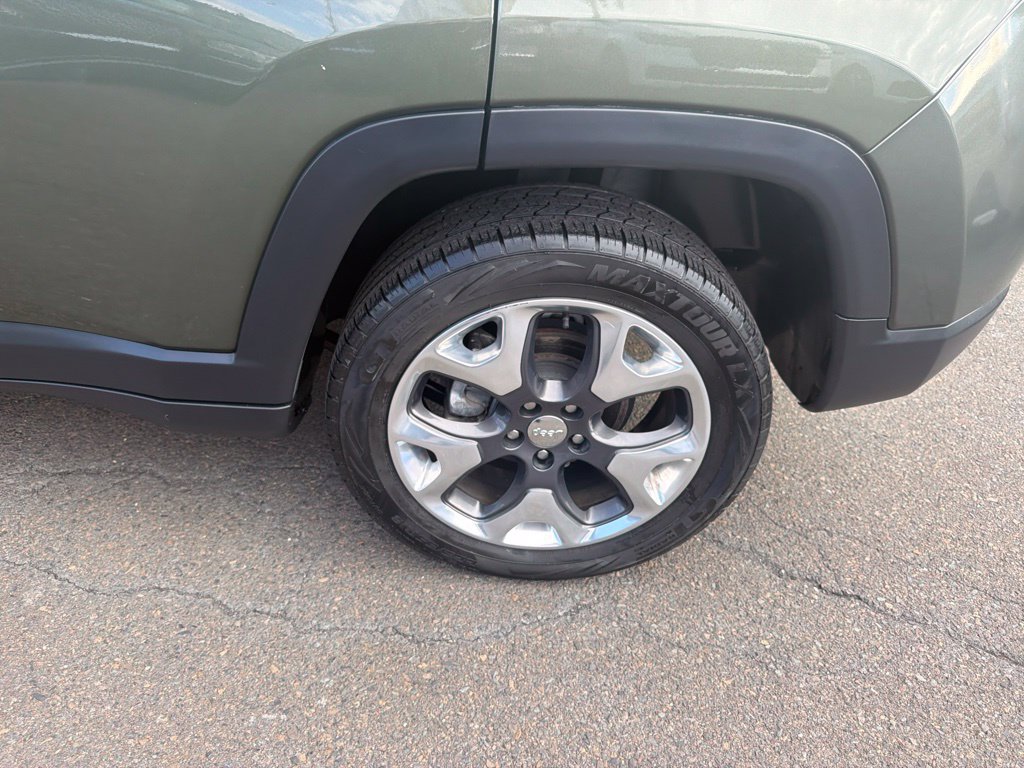 Used 2018 Jeep Compass Limited w/ Navigation Group AWD/4WD image 30