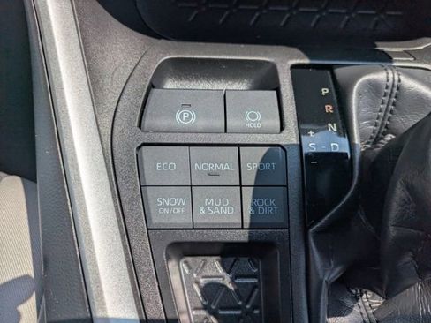 Used 2023 Toyota RAV4 XLE w/ Convenience Package image 30