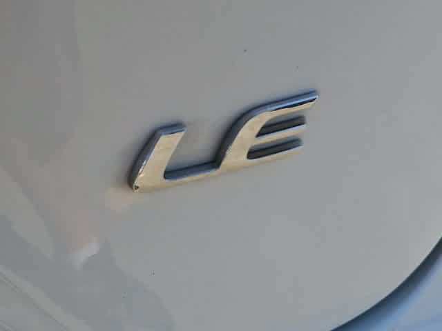 Used 2025 Toyota Corolla LE FWD image 11