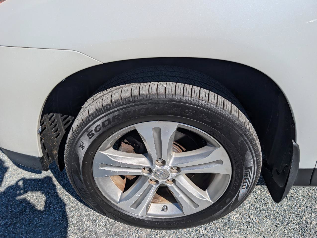Used 2012 Toyota Highlander Limited w/ Tow Pkg AWD/4WD image 12