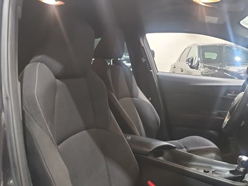 Used 2019 Toyota C-HR LE FWD image 19