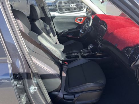 Certified 2024 Kia Soul GT-Line w/ Option Group 020 image 2