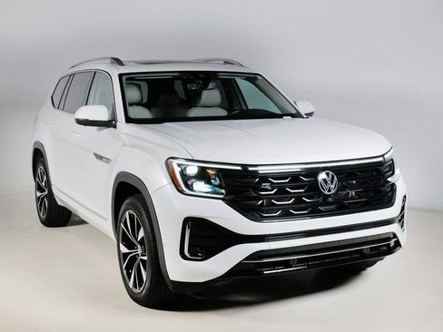 Used 2024 Volkswagen Atlas SEL Premium R-Line AWD/4WD image 1