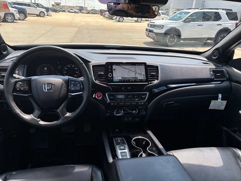 Certified 2025 Honda Ridgeline Black Edition image 12