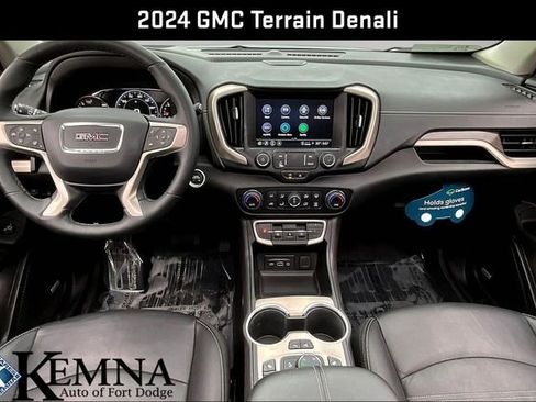 Used 2024 GMC Terrain Denali w/ Denali Premium Package image 9
