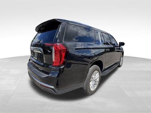 Used 2024 GMC Yukon XL SLT AWD/4WD image 8
